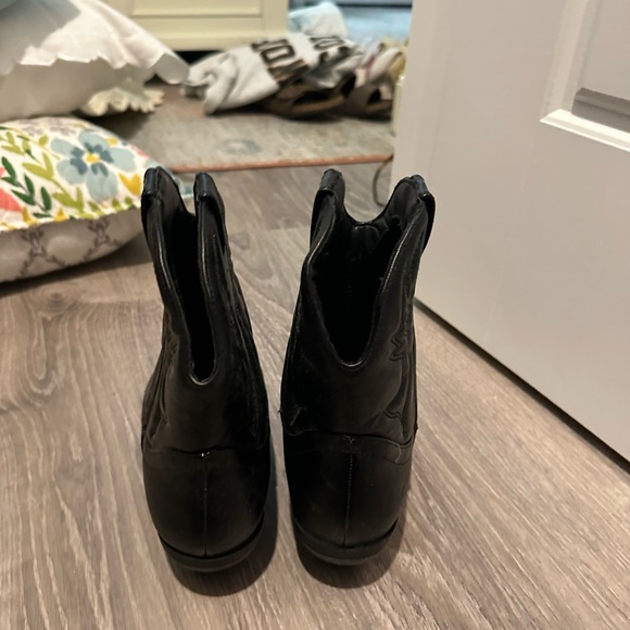 New cowgirl boots! - Picture 2 of 3